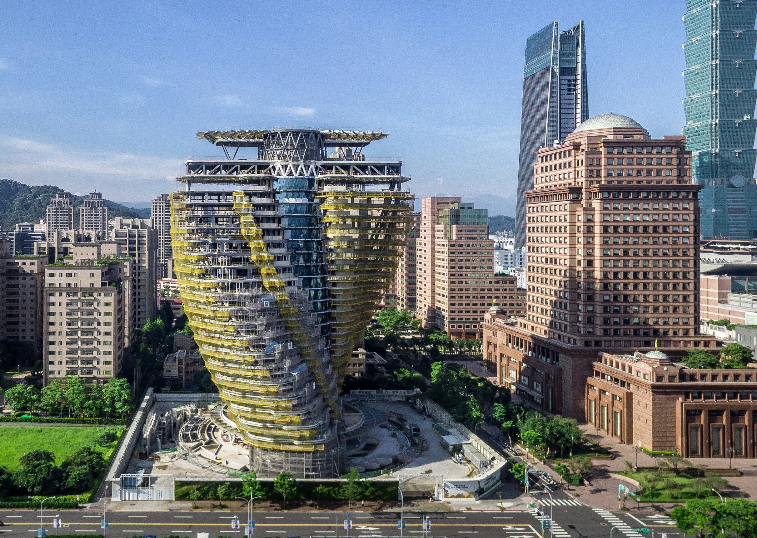 Taiwan's Agora Garden Smog-Eating Tower Will Feature Luxury Apartments